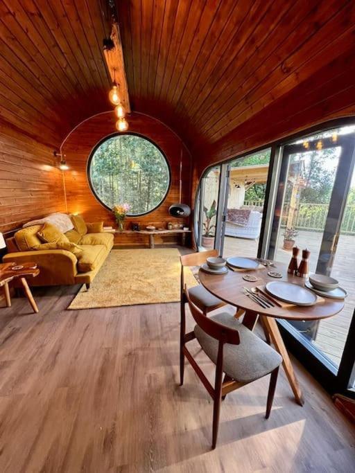 The Pines Treehouse At Treetops Hideouts Richmond  Zewnętrze zdjęcie
