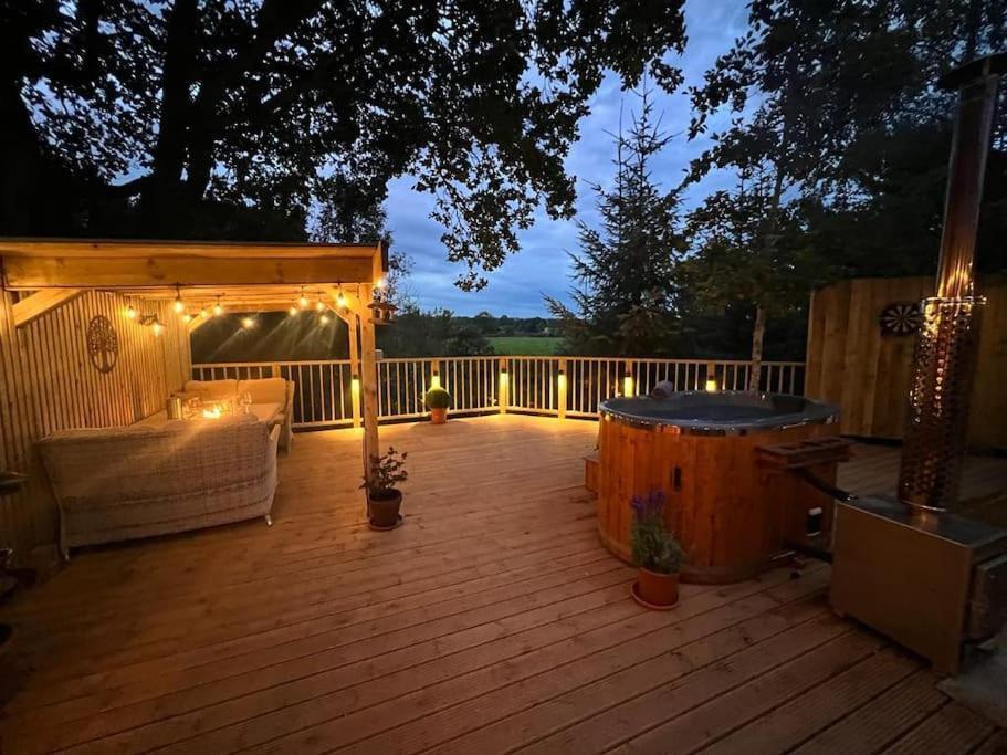The Pines Treehouse At Treetops Hideouts Richmond  Zewnętrze zdjęcie