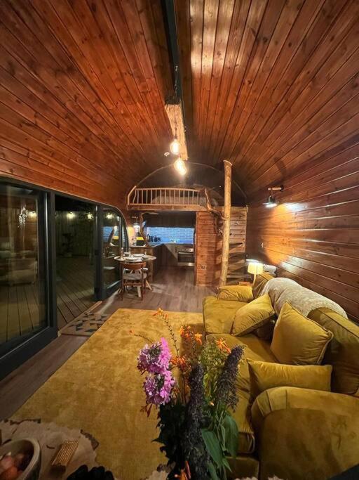 The Pines Treehouse At Treetops Hideouts Richmond  Zewnętrze zdjęcie